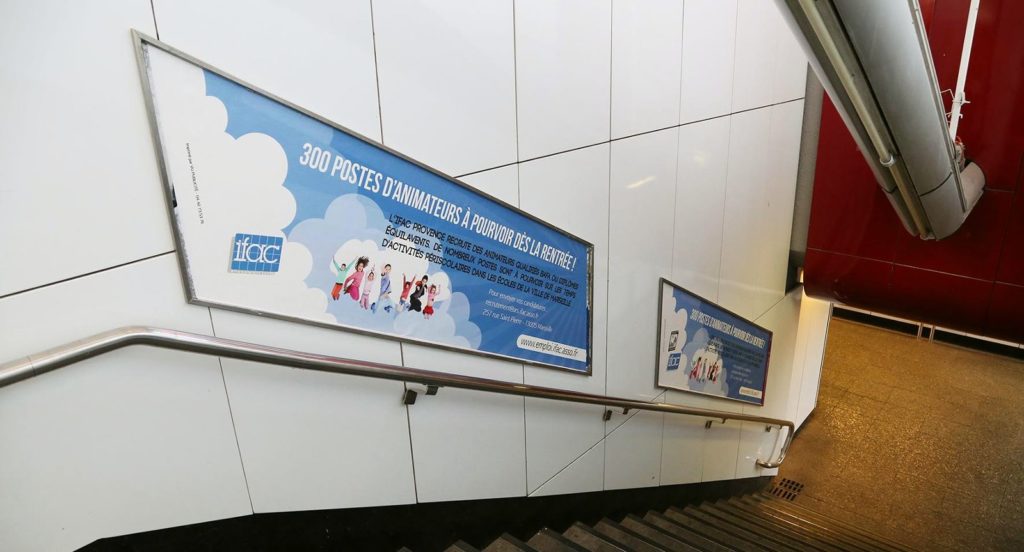 Réseau publicitaire d’affichage de rampes dans le métro de Marseille