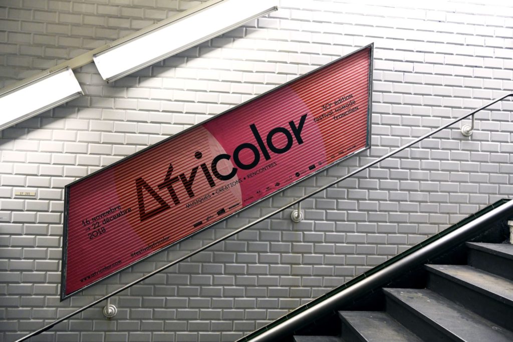 Affichage dans le métro parisien sur le réseau des rampes pour le Festival Africolor