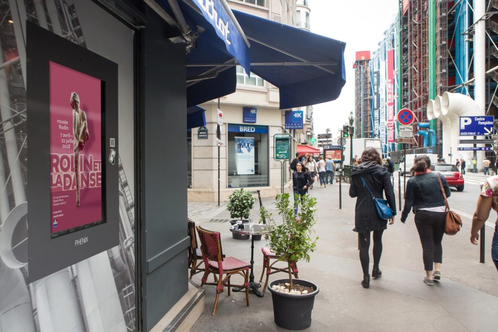 Media outdoor – écran d'affichage digital à Paris