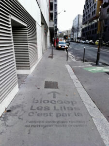 Publicité écologique clean-tag pour l'ouverture d'un magasin Biocoop