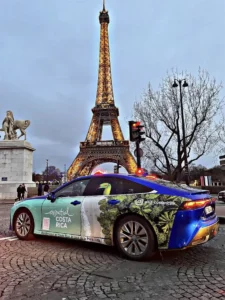 Publicité sur les taxis parisiens pour campagne de publicité extérieure urbaine OOH