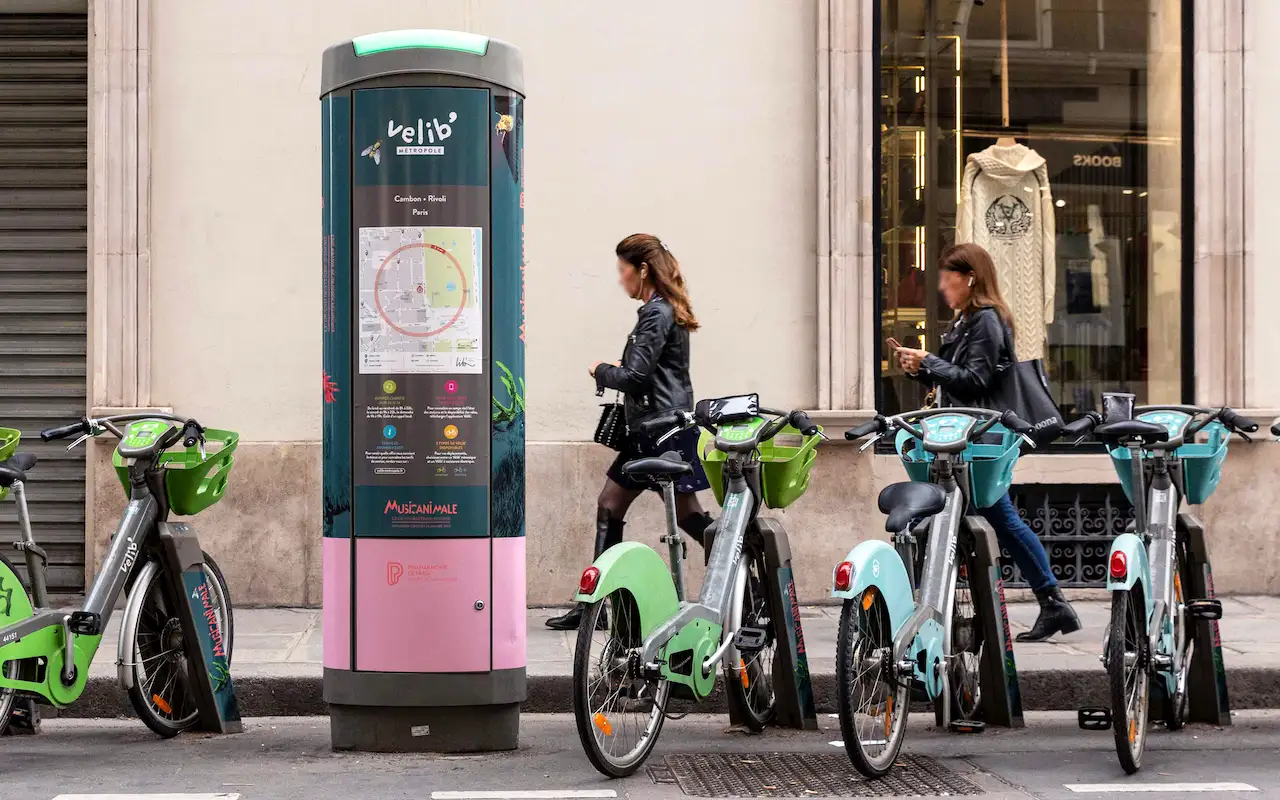 Vente des espaces publicitaires sur les stations Vélib' de Paris et de la Métropole du Grand Paris.